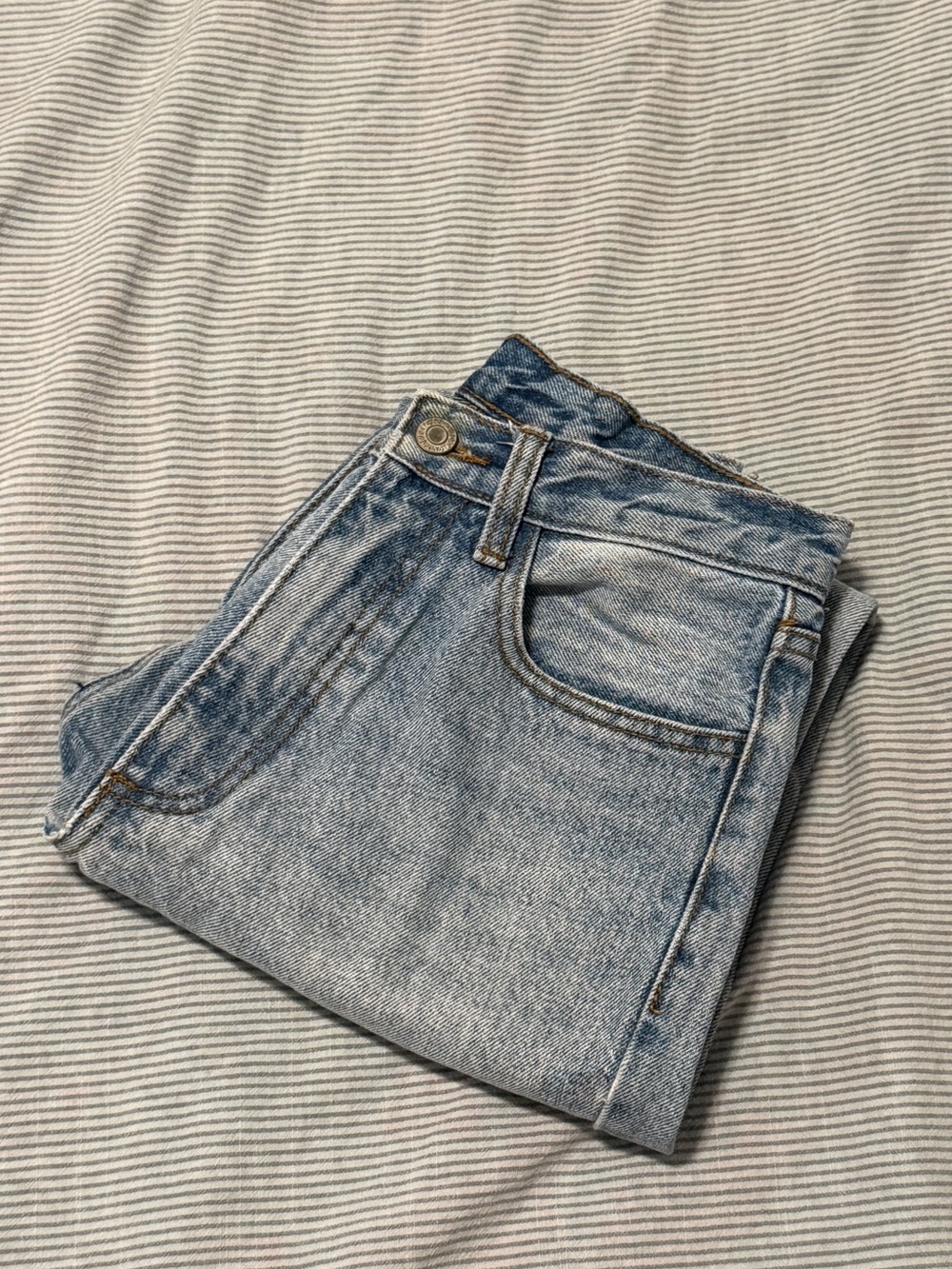 Brandy Melville Light Wash High-Rise Women's Jeans